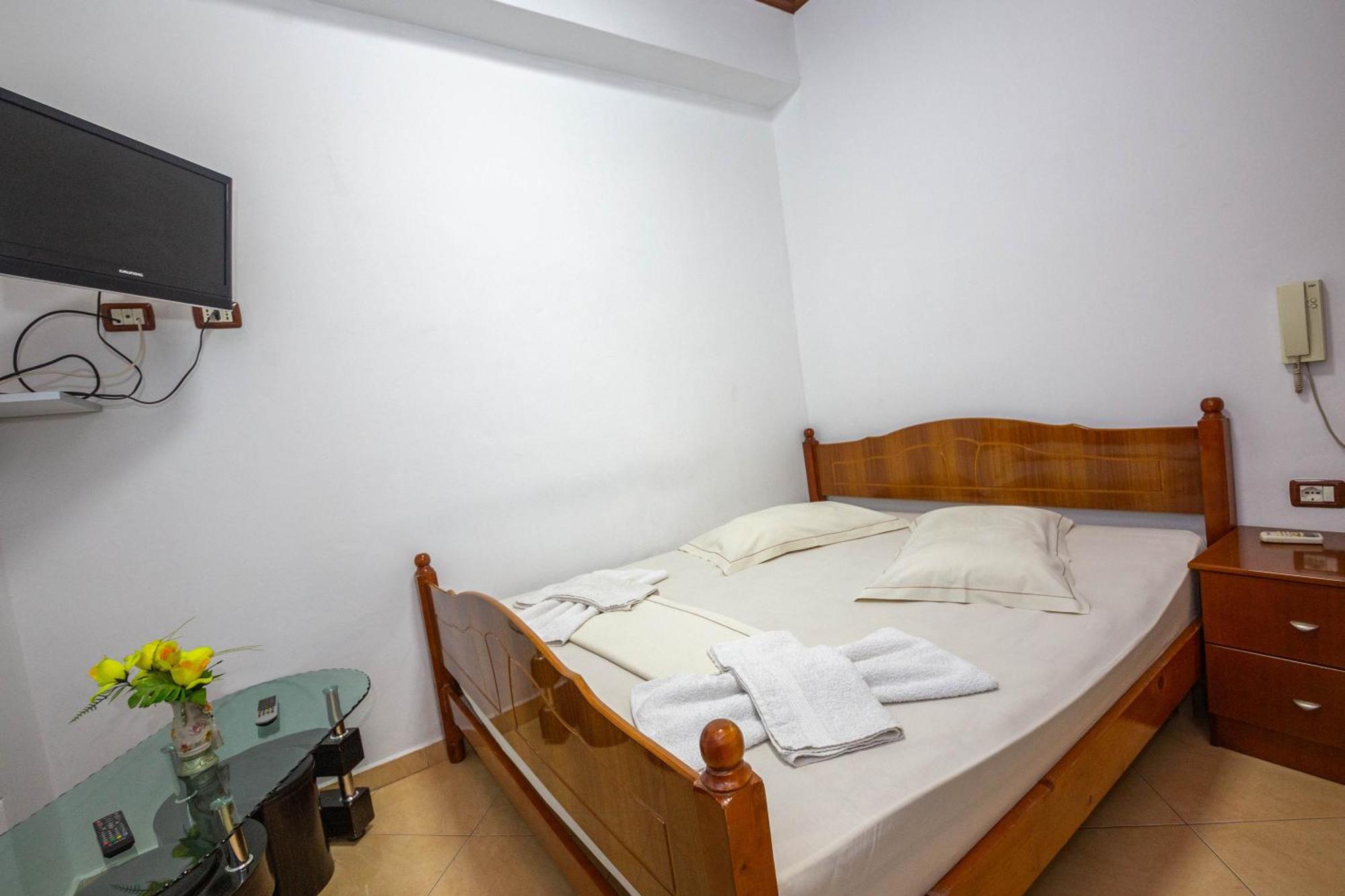 Hotel Shpella Berat Buitenkant foto