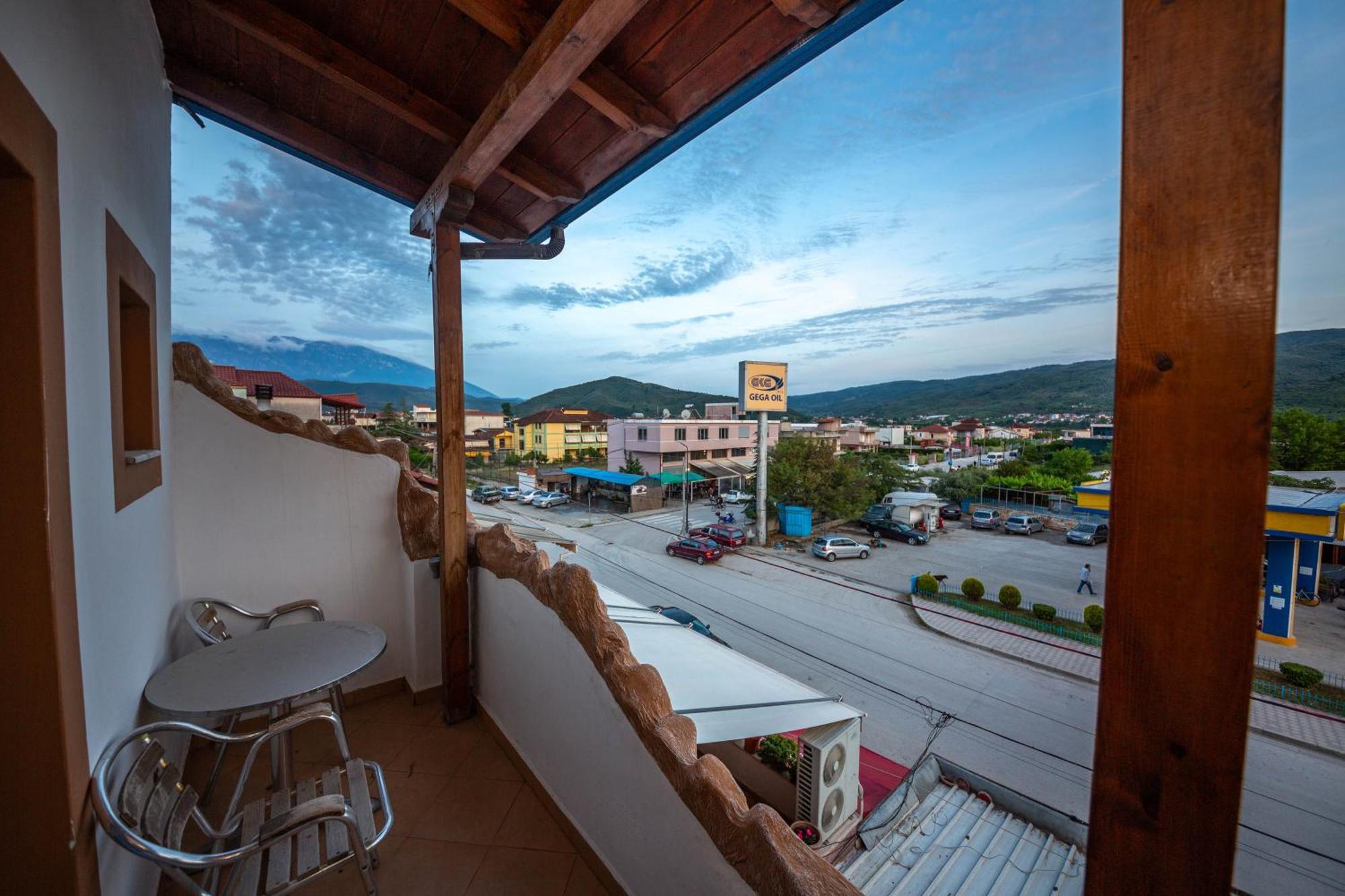 Hotel Shpella Berat Buitenkant foto
