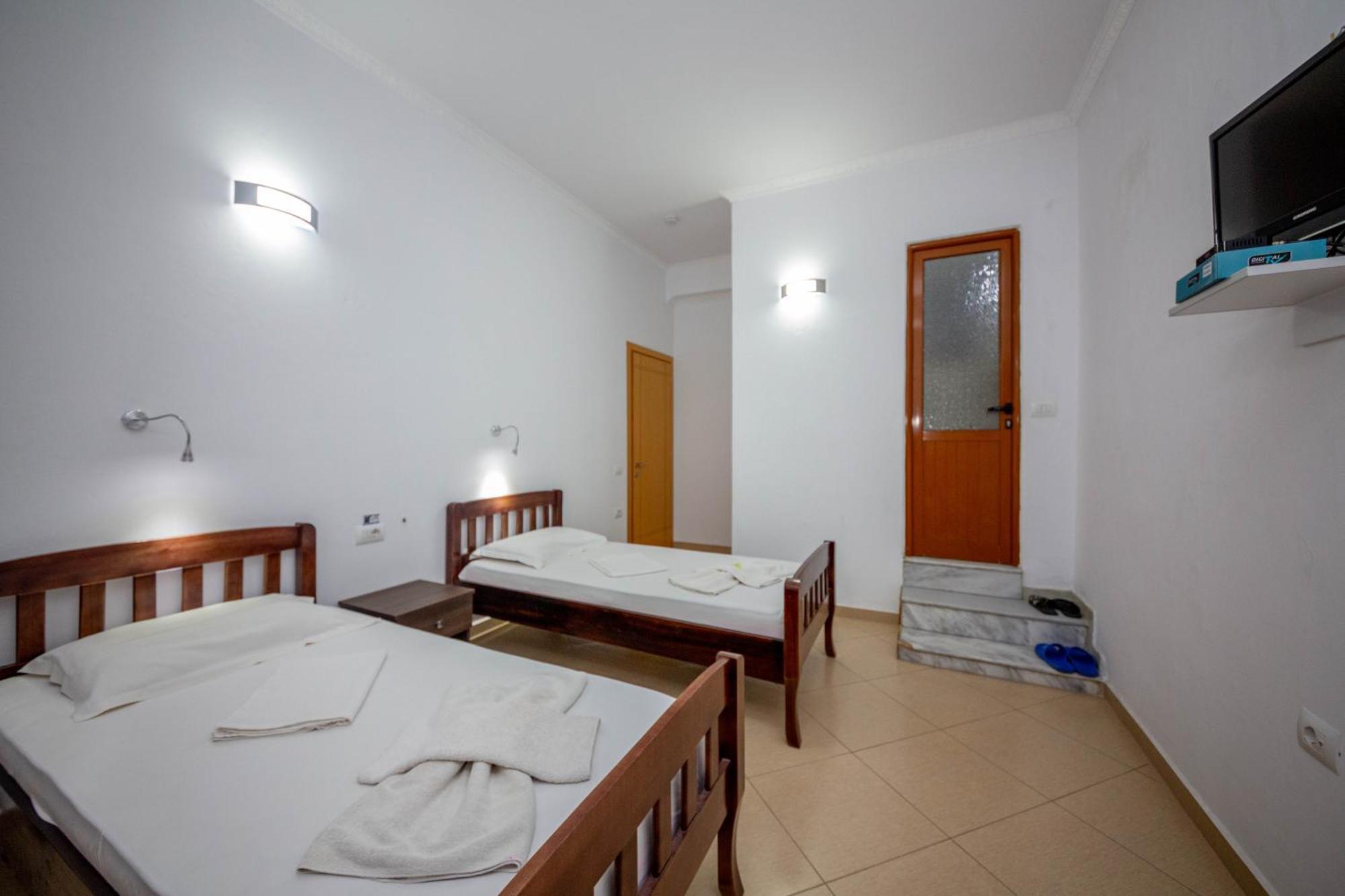 Hotel Shpella Berat Buitenkant foto