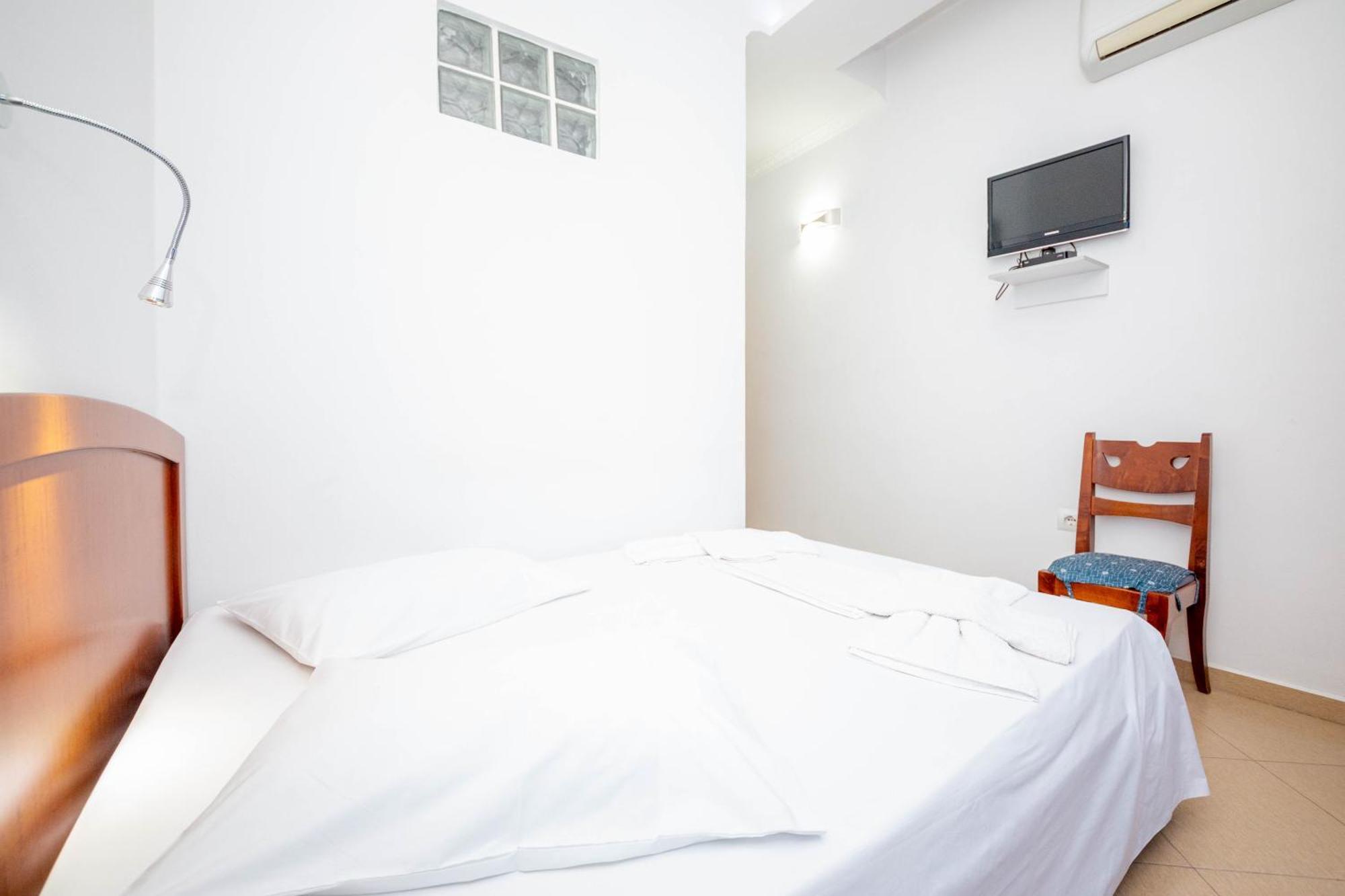 Hotel Shpella Berat Buitenkant foto