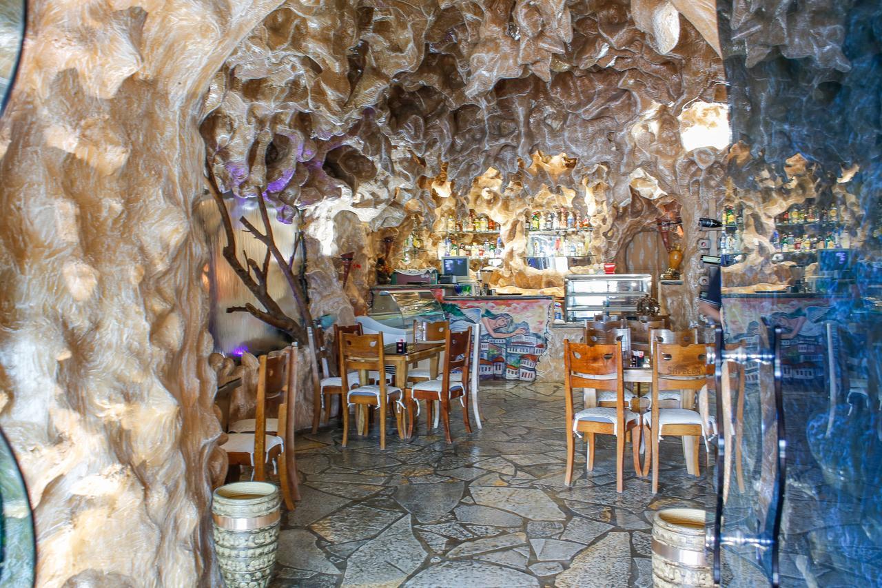 Hotel Shpella Berat Buitenkant foto