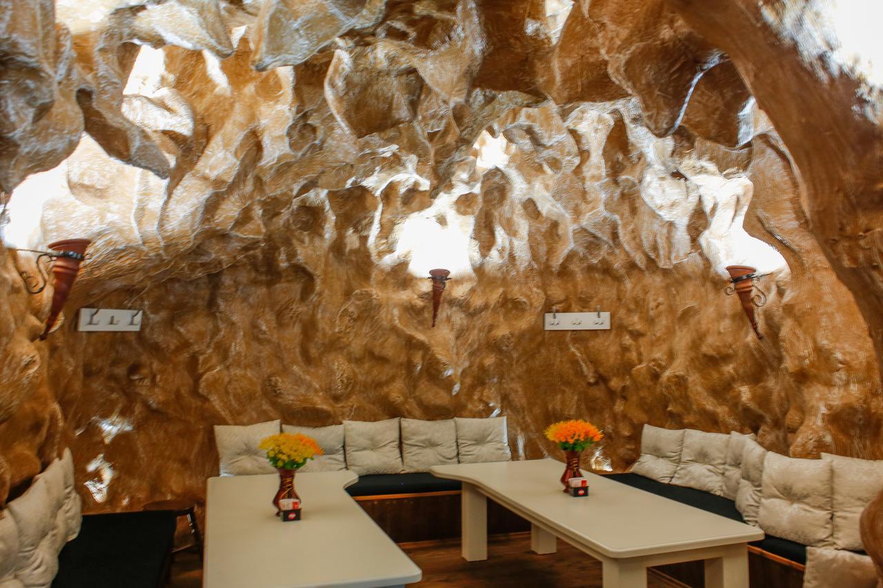 Hotel Shpella Berat Buitenkant foto